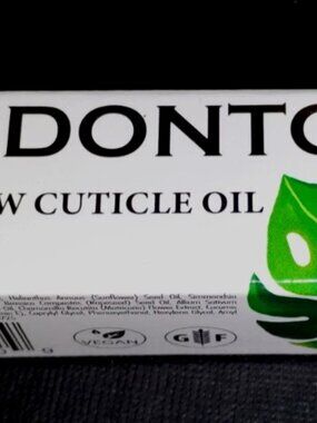 LONDONTOWN ROLL & GLOW CUTICLE OIL DRAGONFRUIT ROLLER BALL